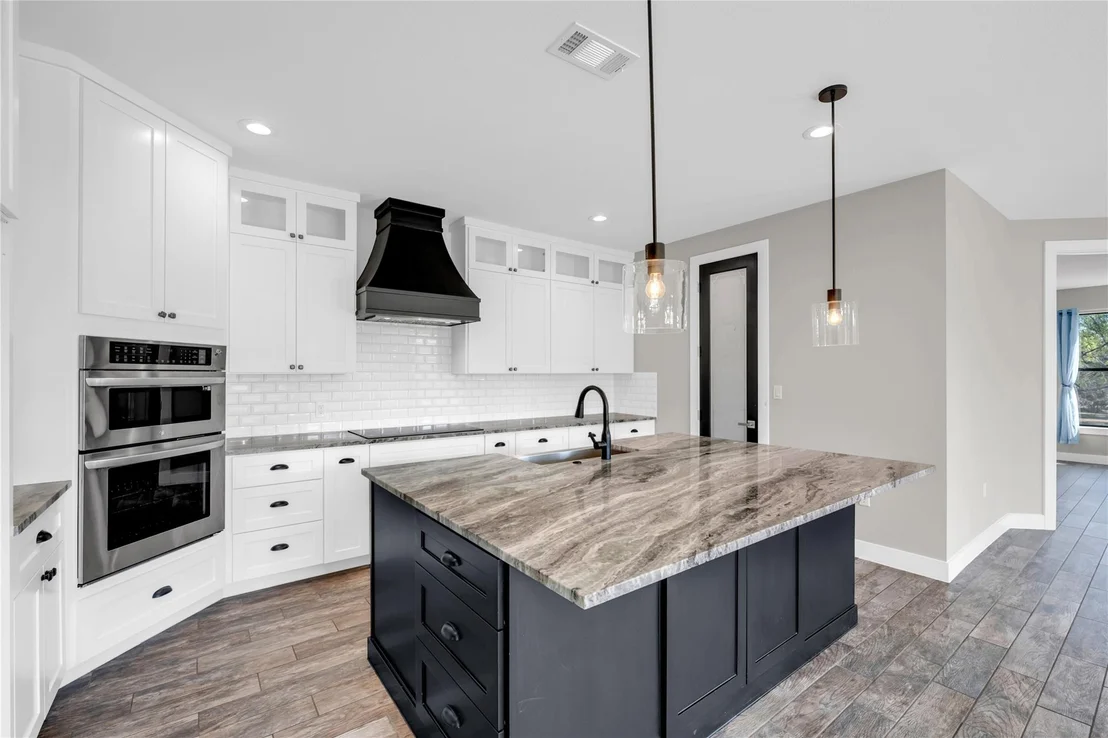 Photo of 3205 Douglas DR