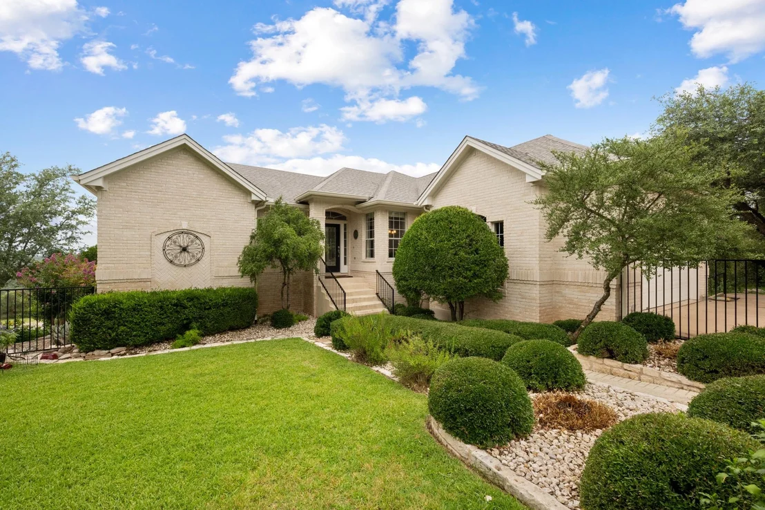 Photo of 730 GOLF CREST LN