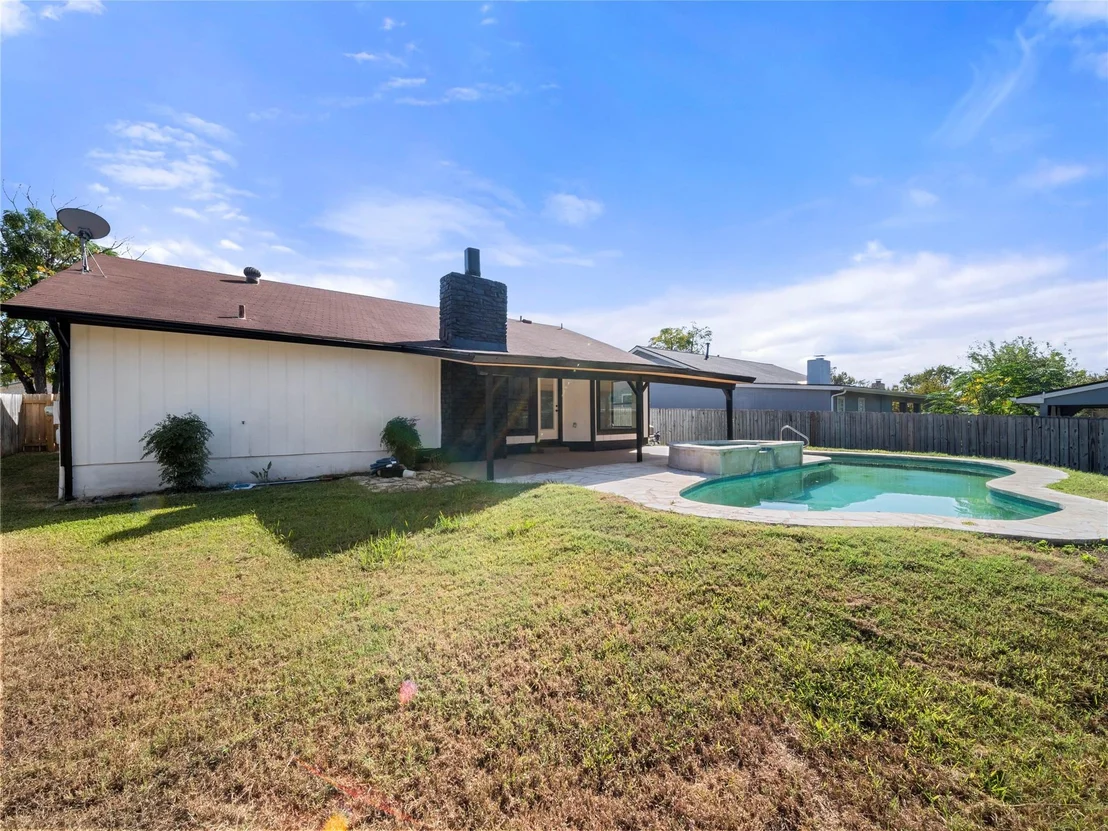 Photo of 3912 Hillside DR