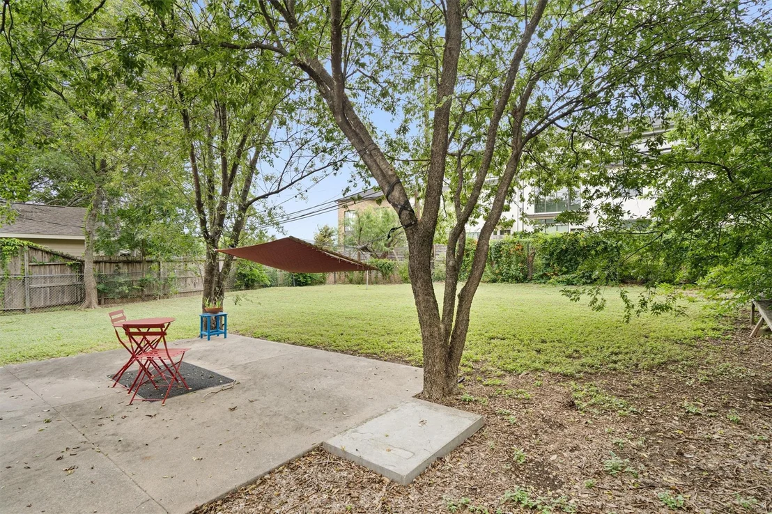 Photo of 2633 W 45th ST