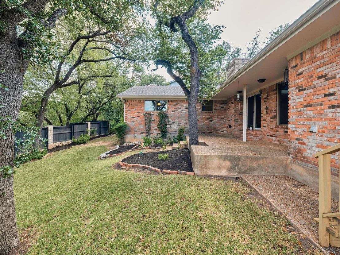 Photo of 7601 Parkview CIR
