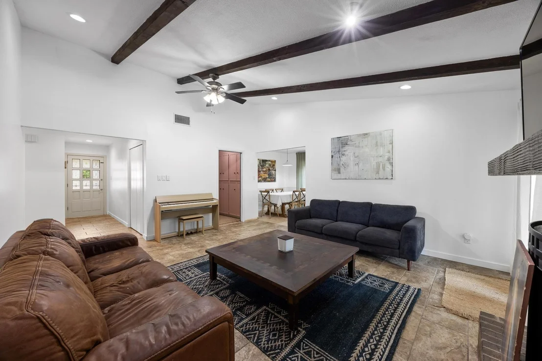 Photo of 1100 Parker CIR