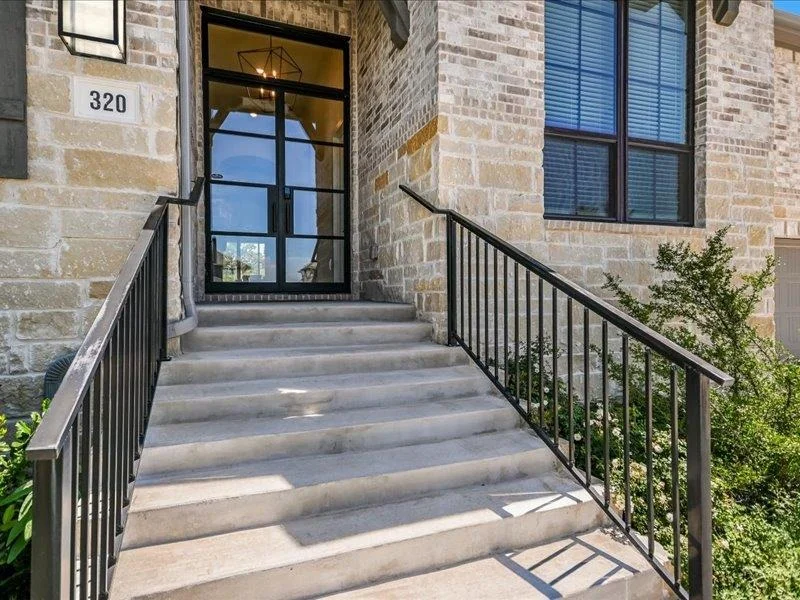 Photo of 320 Old Stone RD