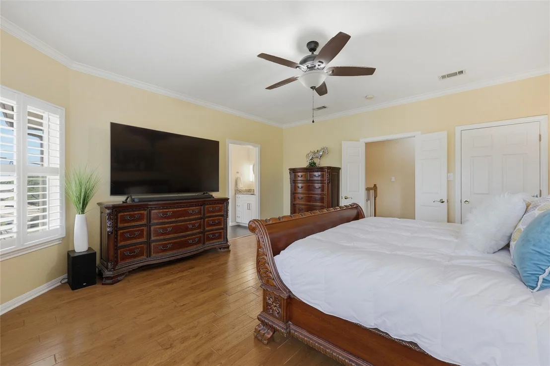 Photo of 10802 Beach RD
