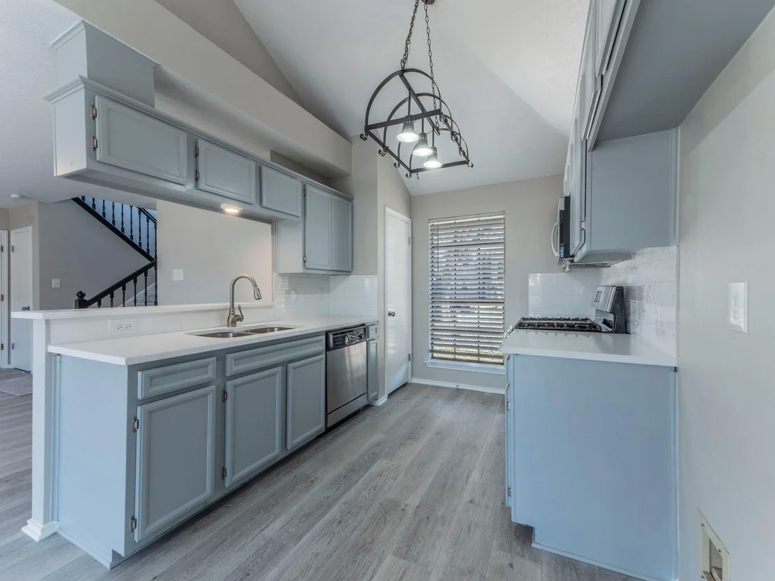 Photo of 1807 Parkwood DR