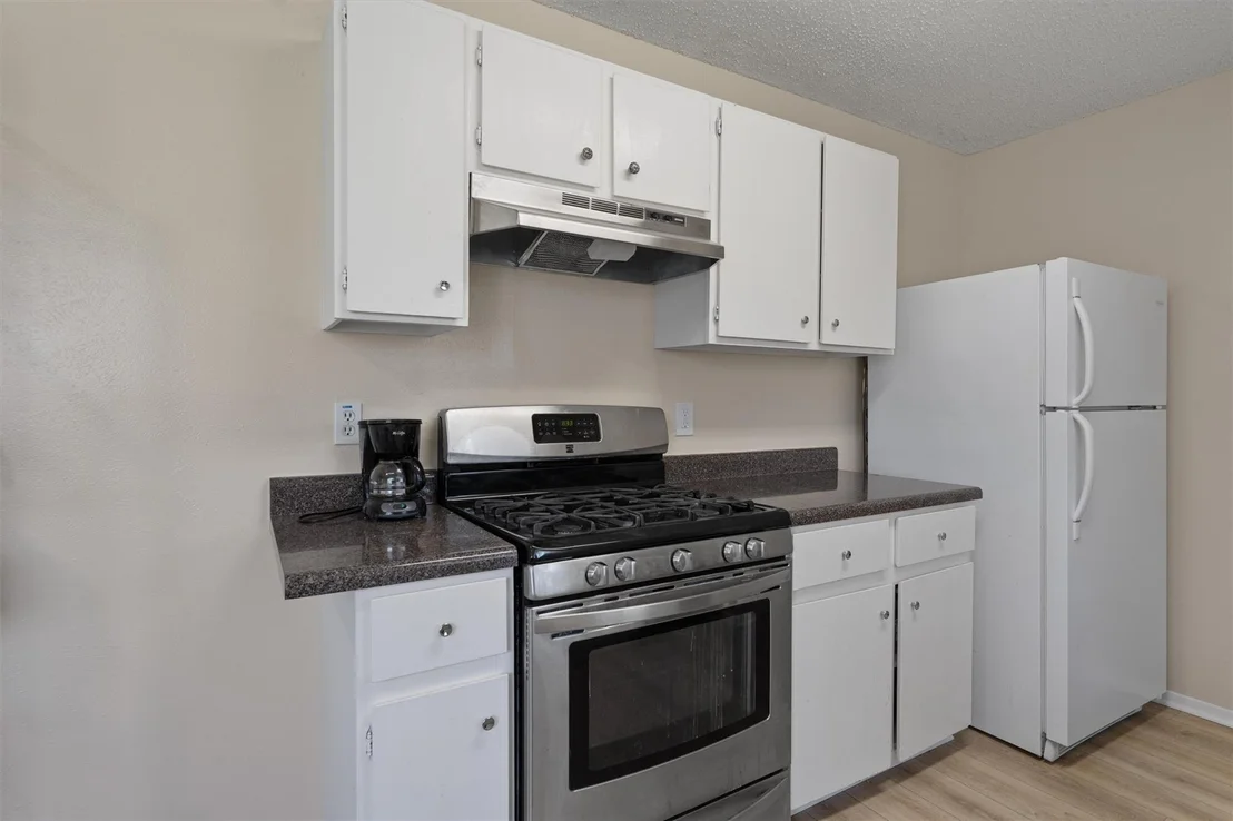 Photo of 1403 Alma DR