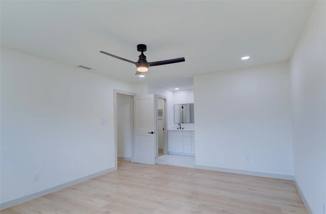 Photo of 1402 Cardinal Hill DR