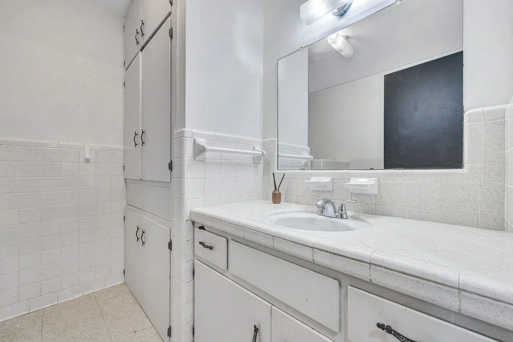 Photo of 309 W Avenue H Ave