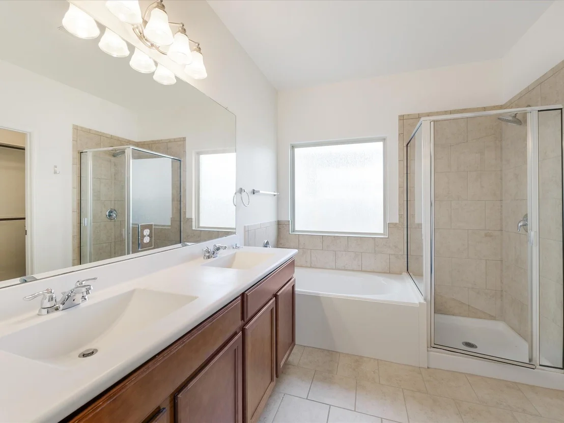 Photo of 346 Vermillion Marble TRL