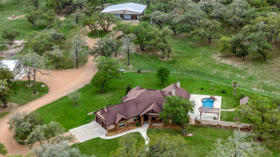 Photo of 237 County Rd 415