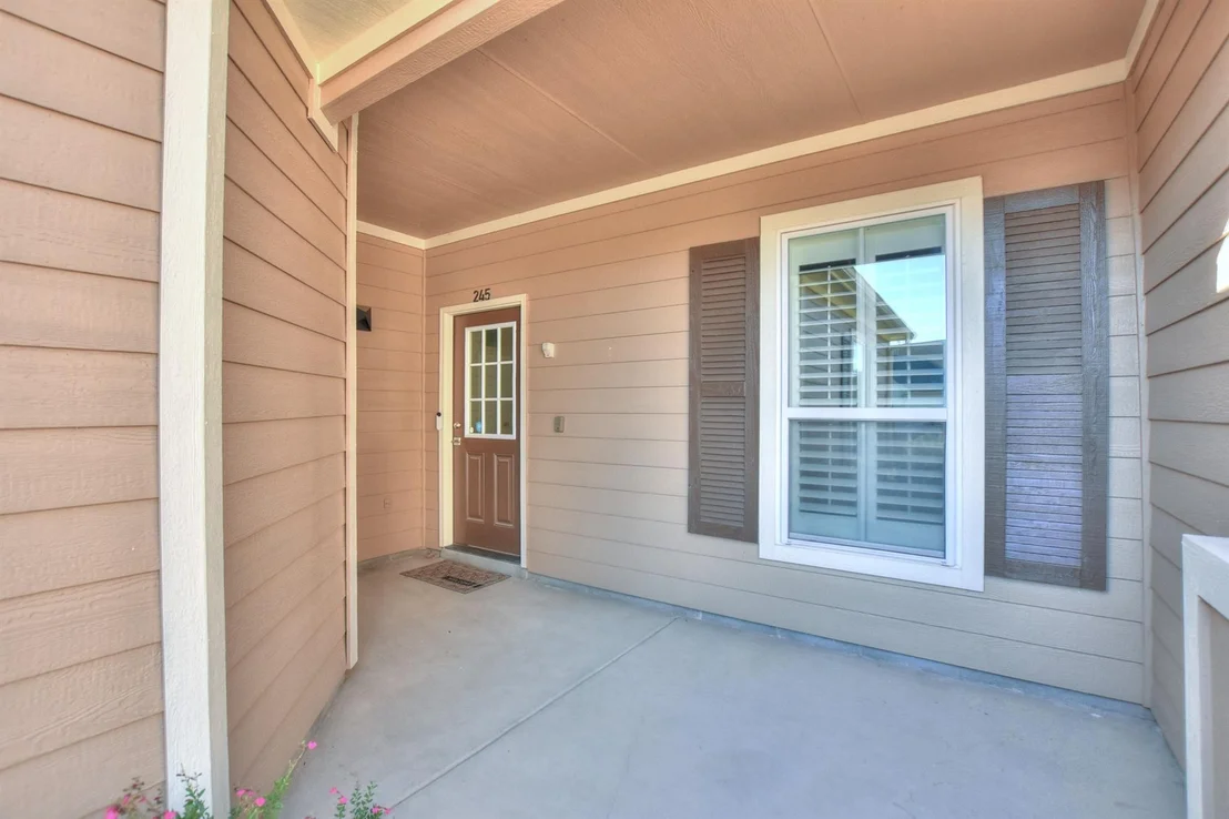 Photo of 245 Bonham LOOP