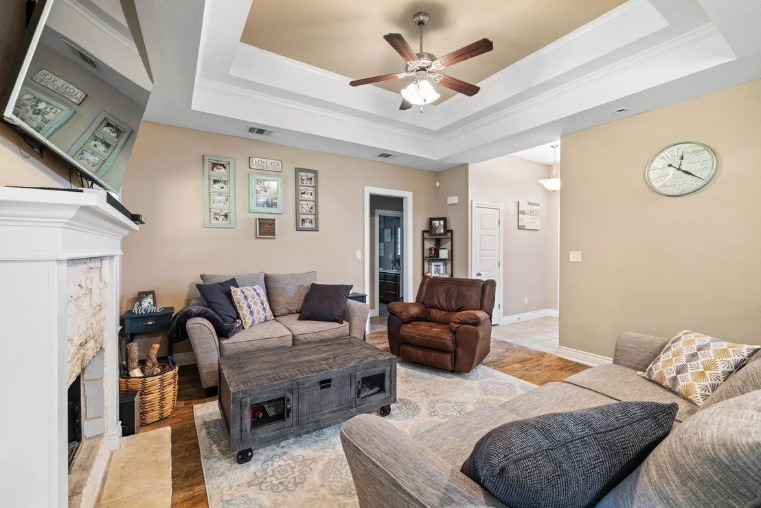 Photo of 198 Sheridan LOOP