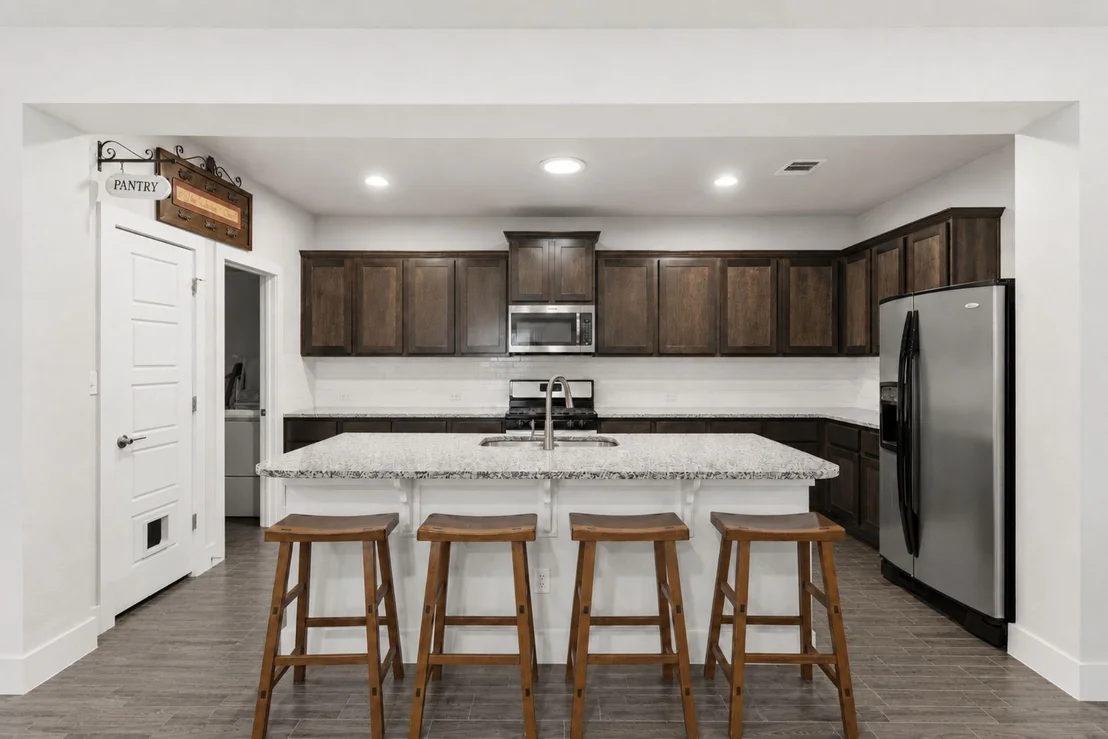 Photo of 3543 Pauling LOOP