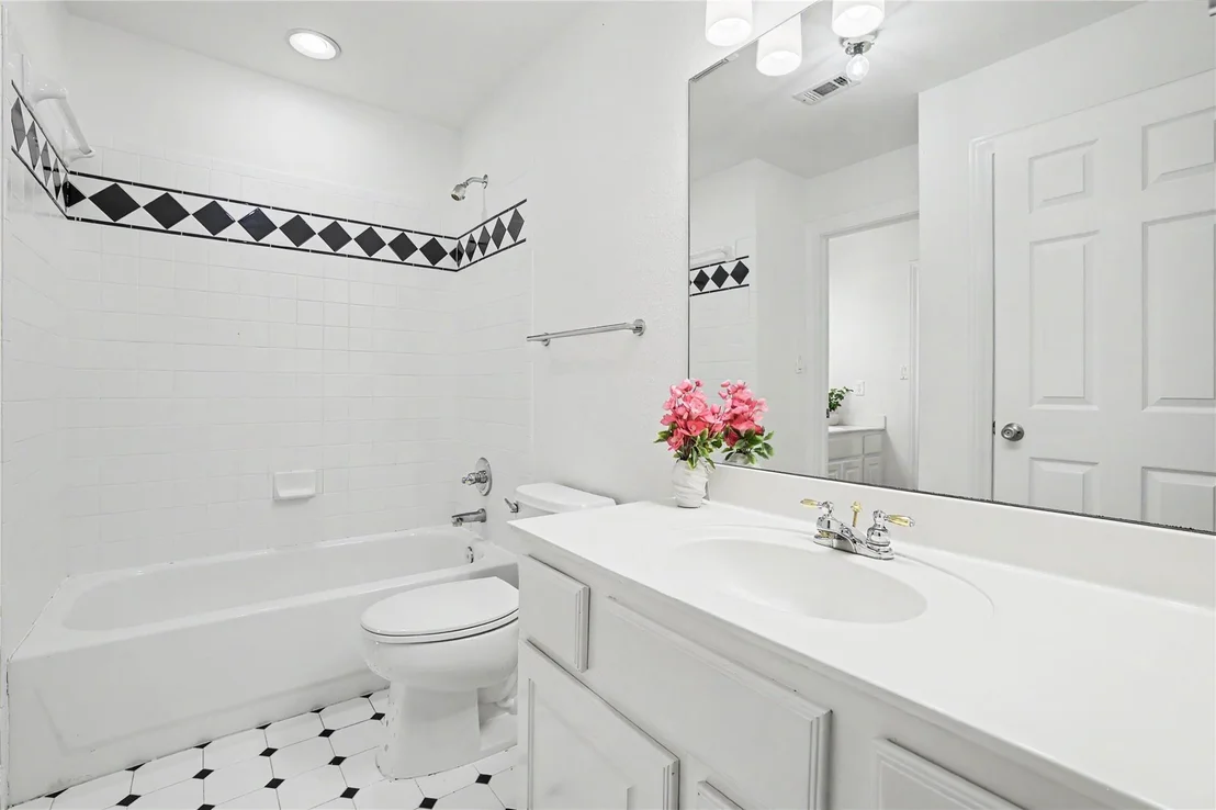 Photo of 38 Tiburon DR
