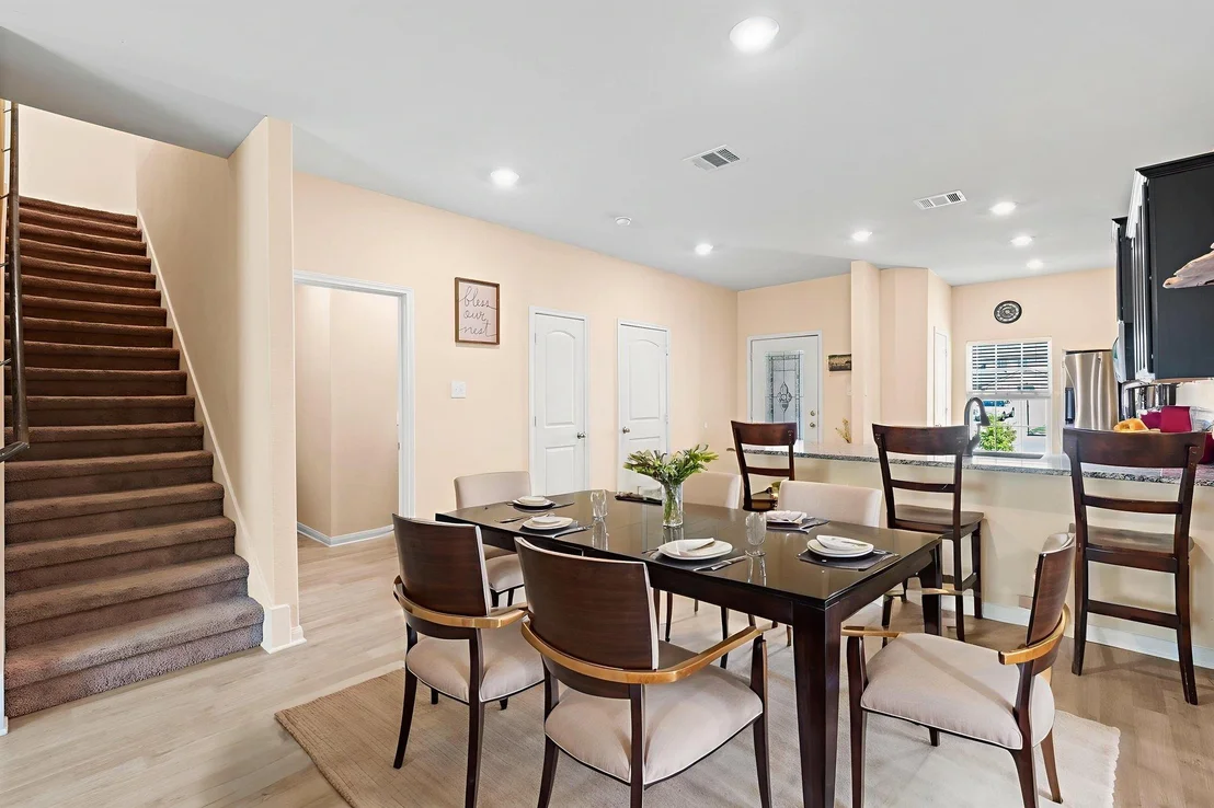 Photo of 1698 Violet LN