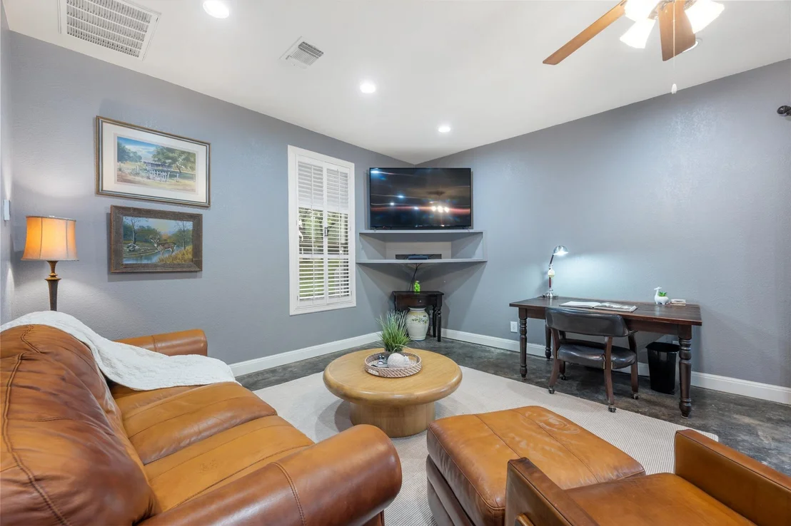 Photo of 10921 Long Branch DR