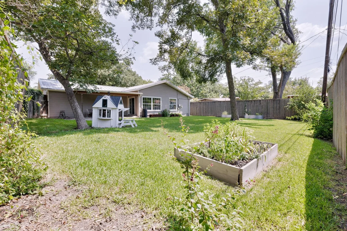 Photo of 1601 Northridge DR