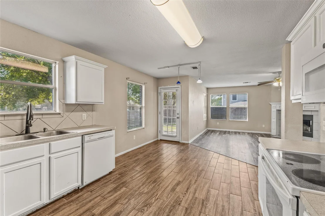 Photo of 5504 Southern Crossing DR
