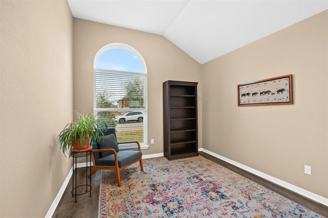 Photo of 5932 Alexandria DR