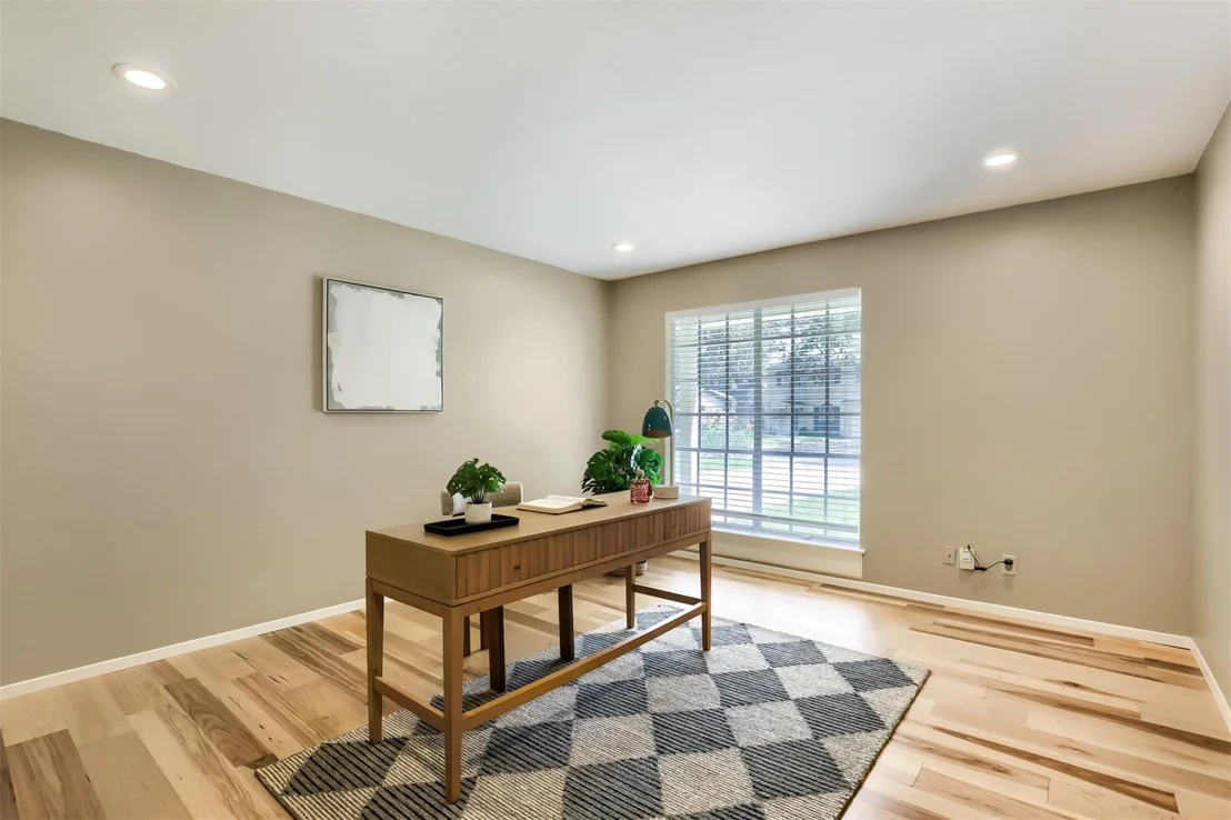 Photo of 2013 Southern Oaks DR