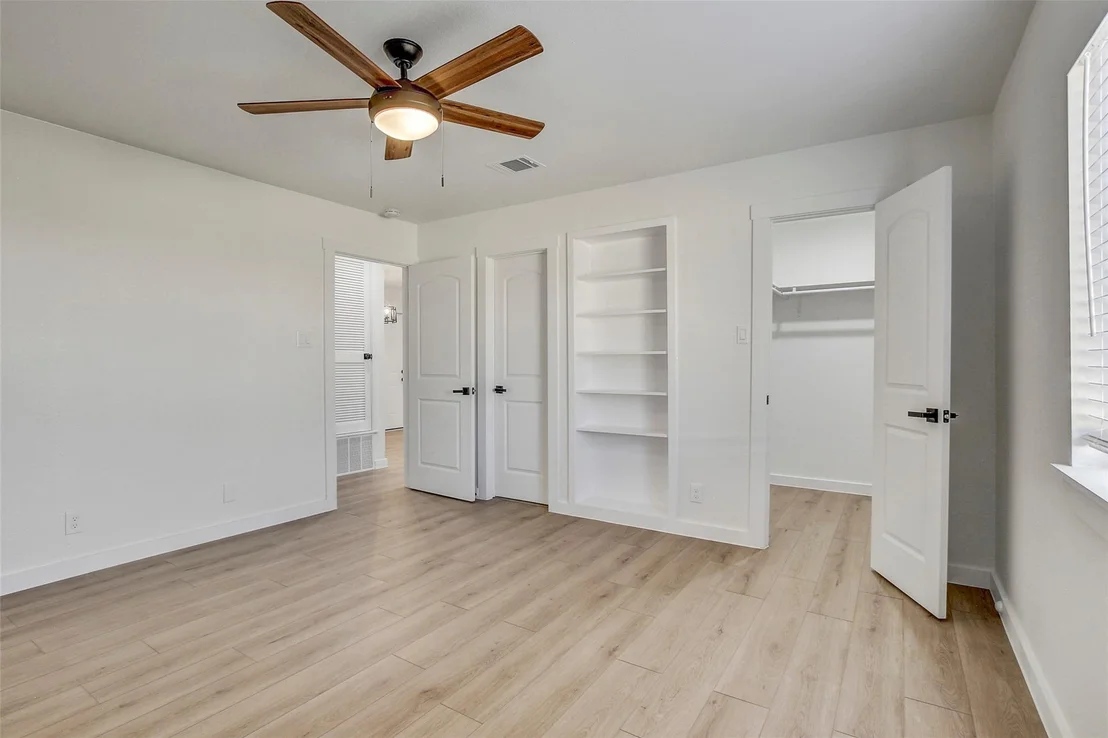 Photo of Unit A at 1402 Valleyridge CIR