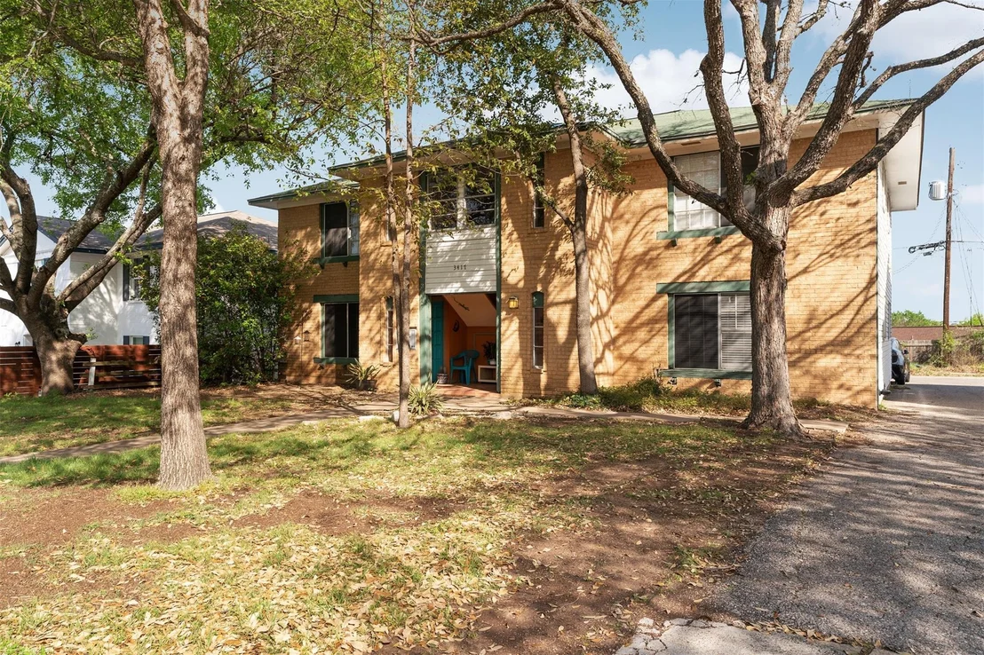 Photo of Unit A at 3417 Willowrun DR