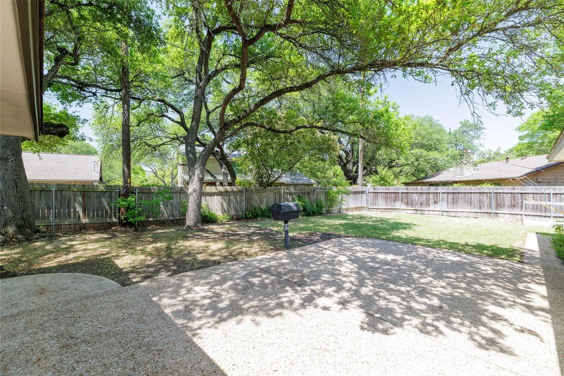 Photo of 8604 Silver Ridge DR