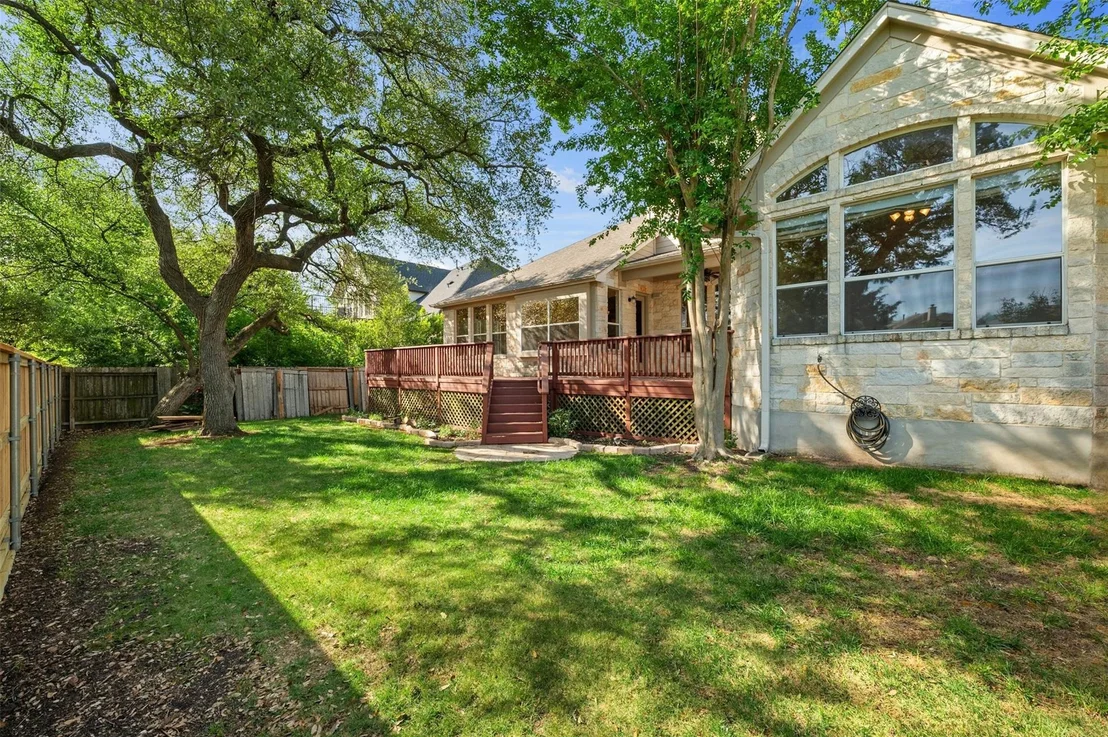 Photo of 240 Bolton DR