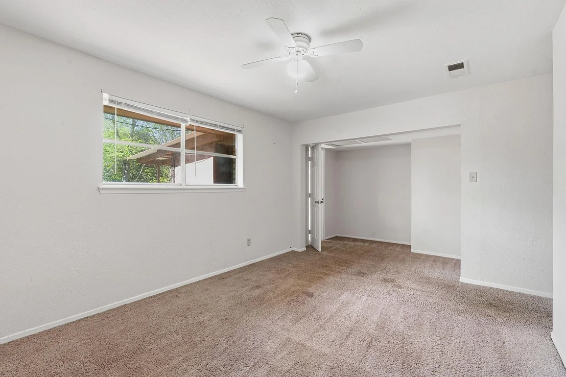Photo of 213 Indian Oak DR