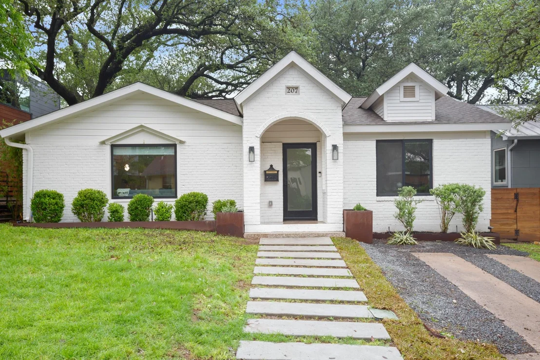 Photo of 207 El Paso ST