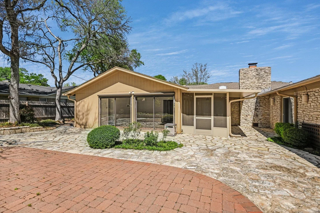 Photo of 4105 Far West BLVD