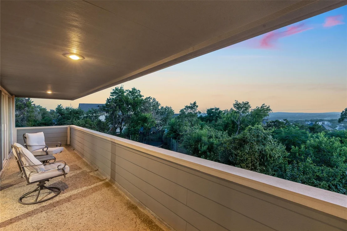 Photo of 913 Dartmoor DR