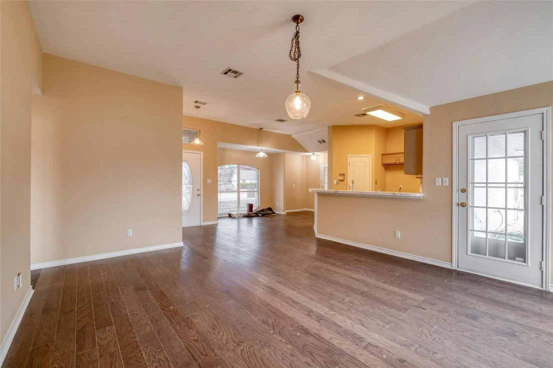 Photo of 233 Thomas DR