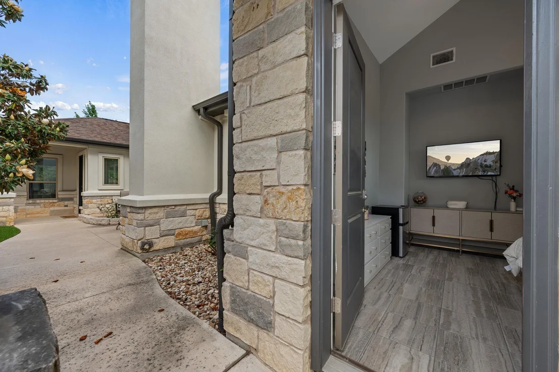 Photo of 401 Skyflower DR