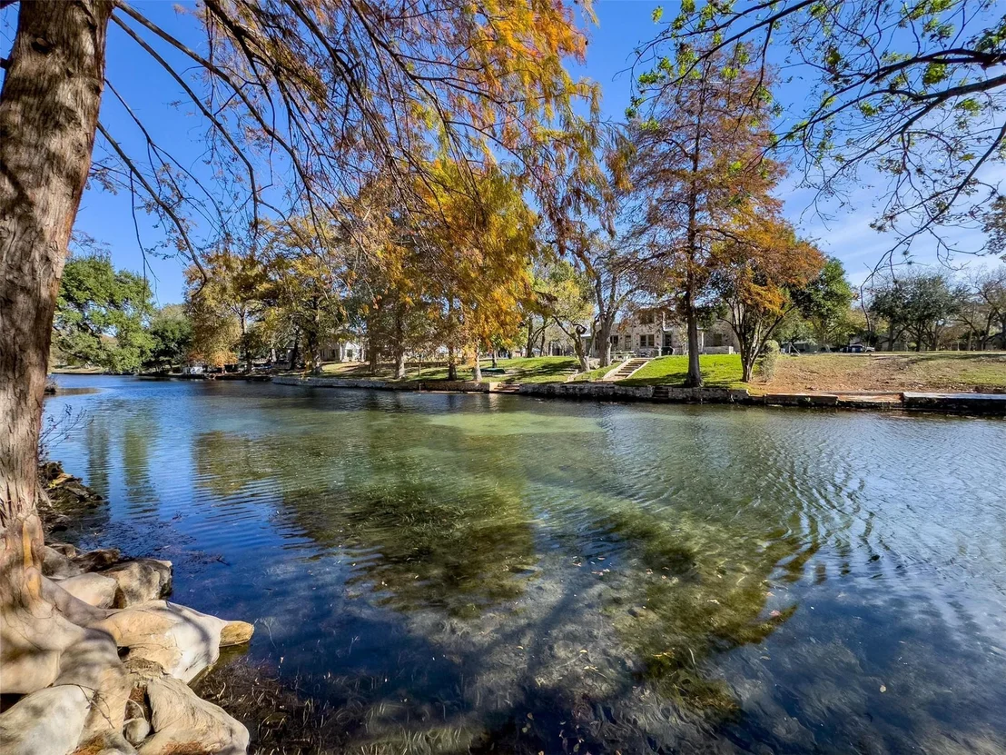 Photo of 476 Lakeview BLVD