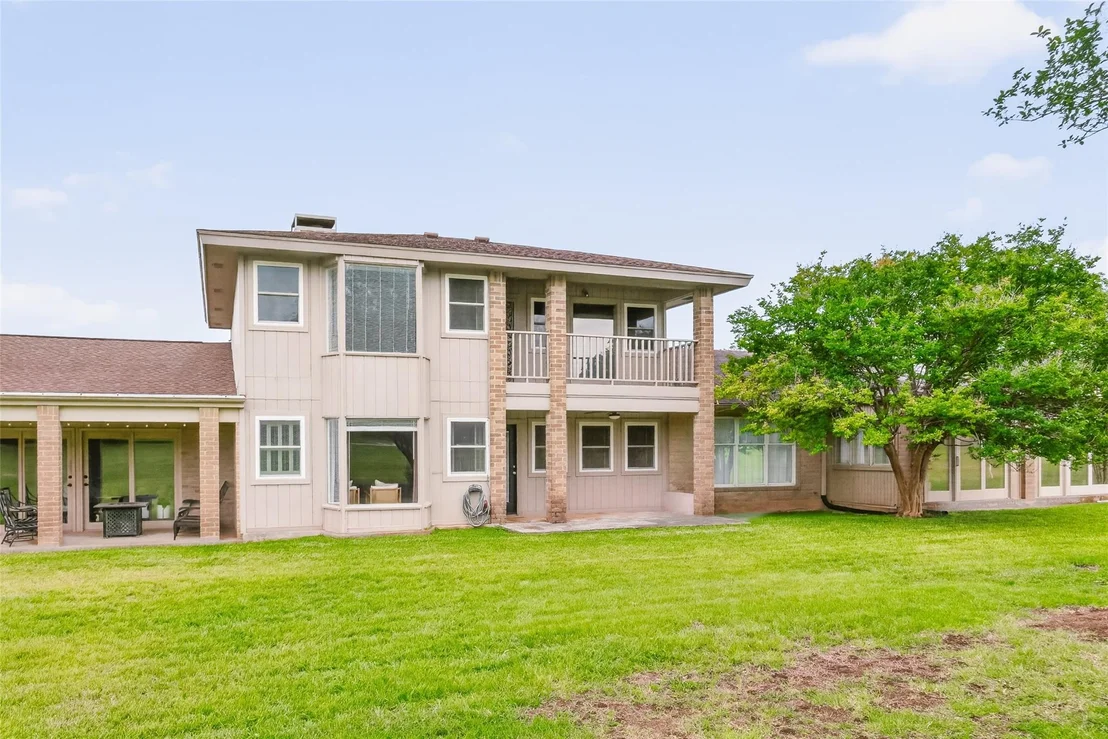 Photo of Unit D at 11121 Pinehurst DR