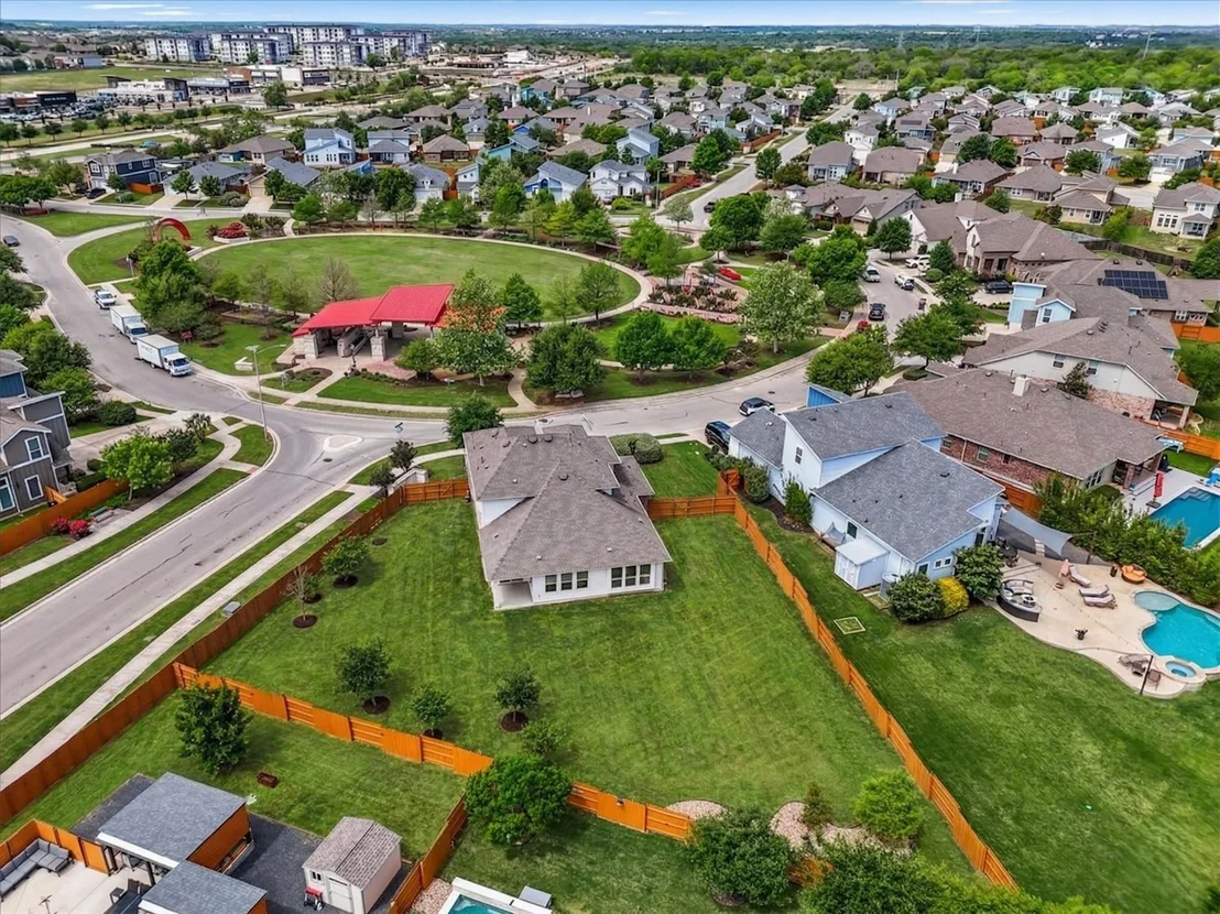 Photo of 7000 Cardinal Bloom LOOP