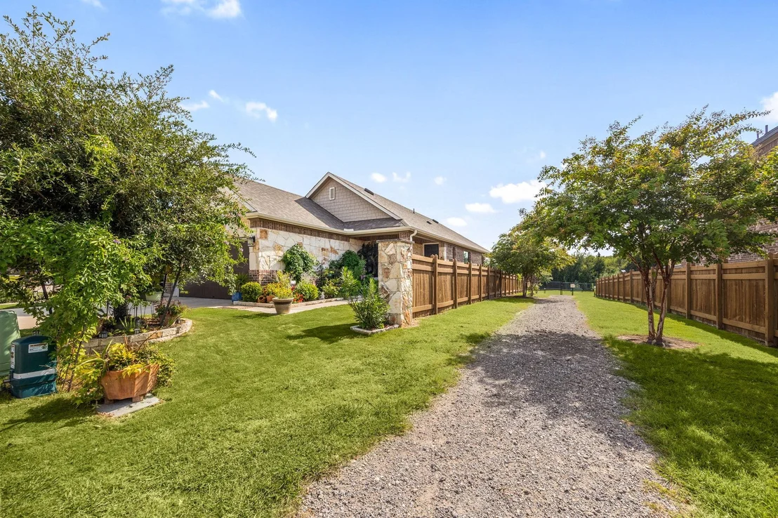 Photo of 449 Conchillos DR