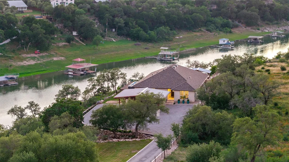 Photo of 1104 Cliffview DR