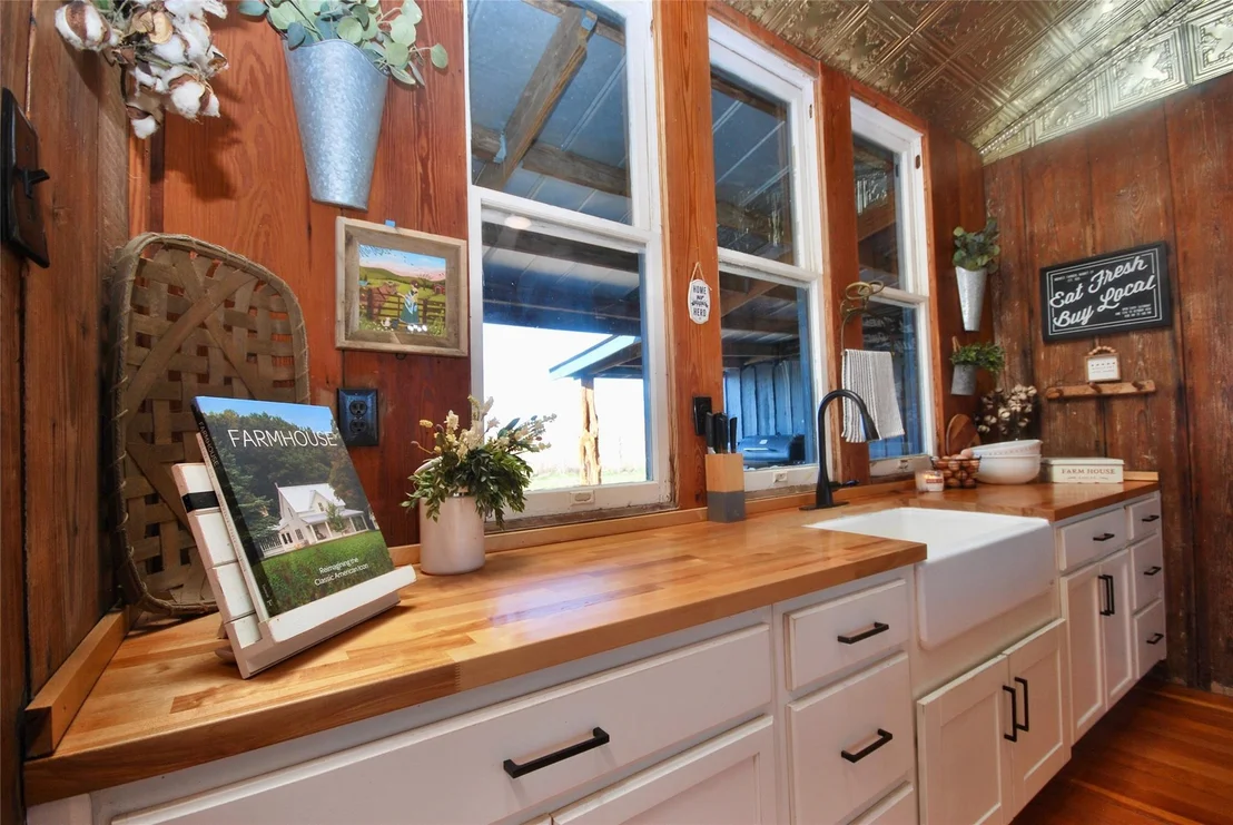 Photo of 4228 County Road 256