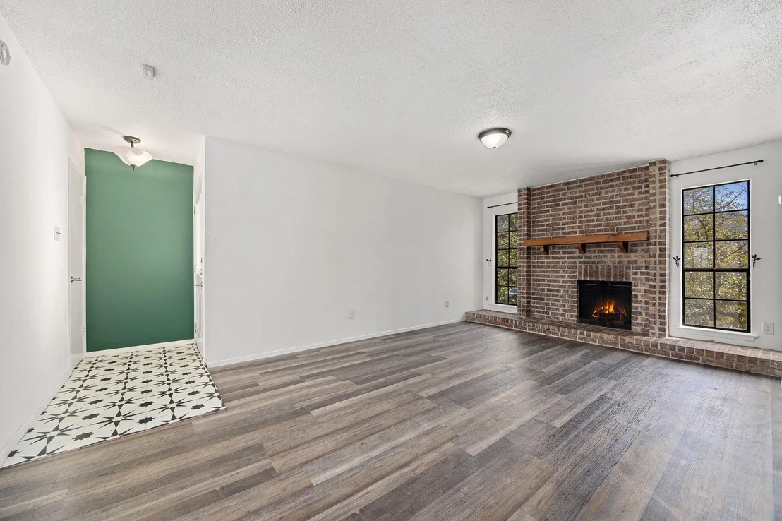 Photo of Unit 235 at 4159 Steck Ave