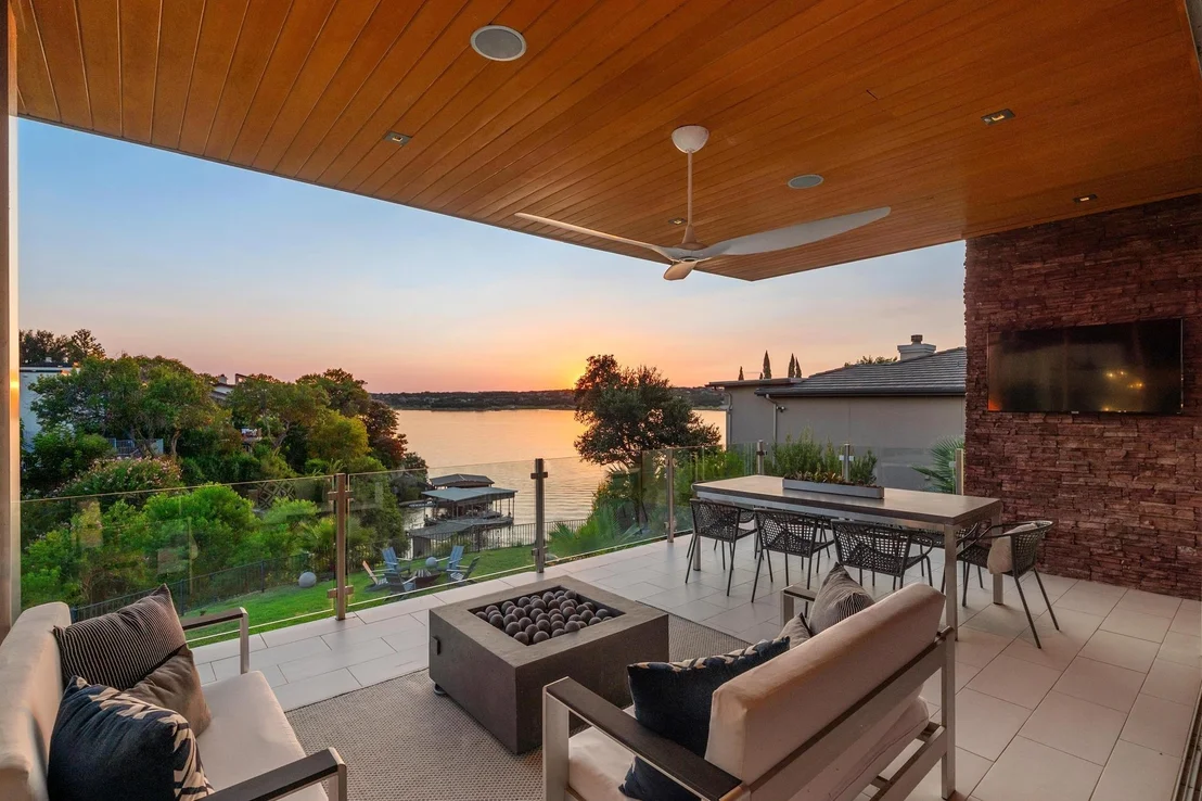 Photo of 105 Edgewater CV