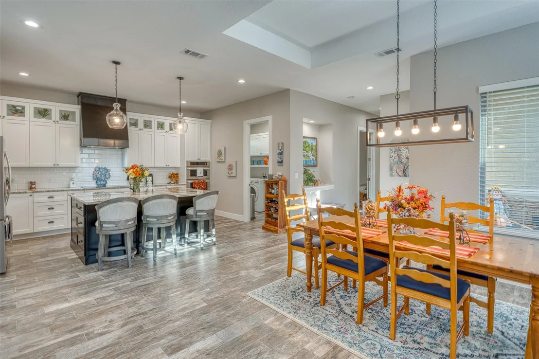 Photo of 317 Parallel Circle CIR