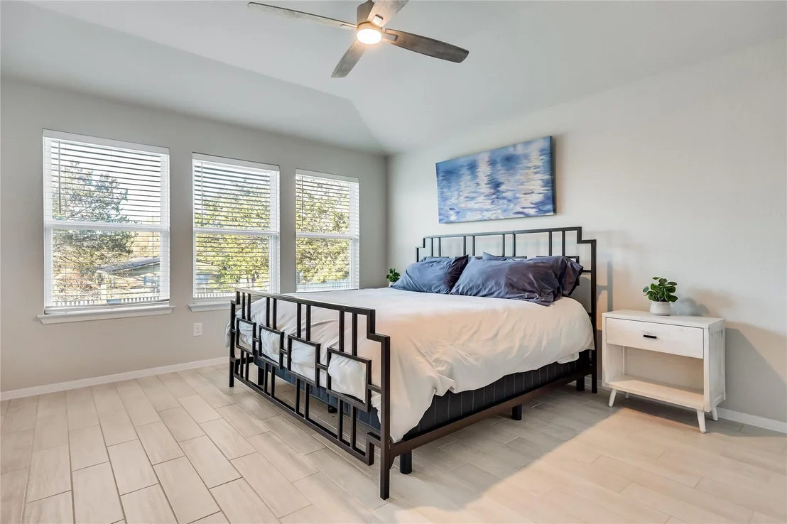 Photo of 21522 Horseshoe LOOP