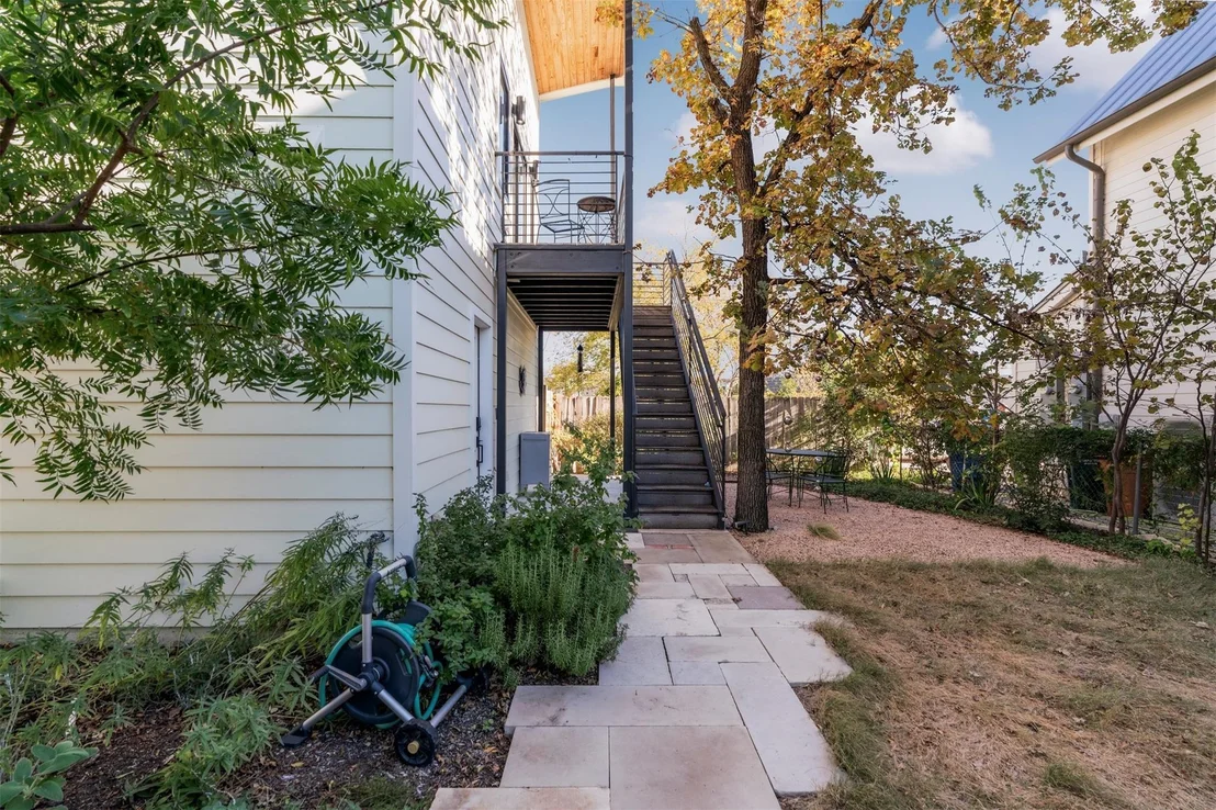 Photo of 5205 Martin Ave