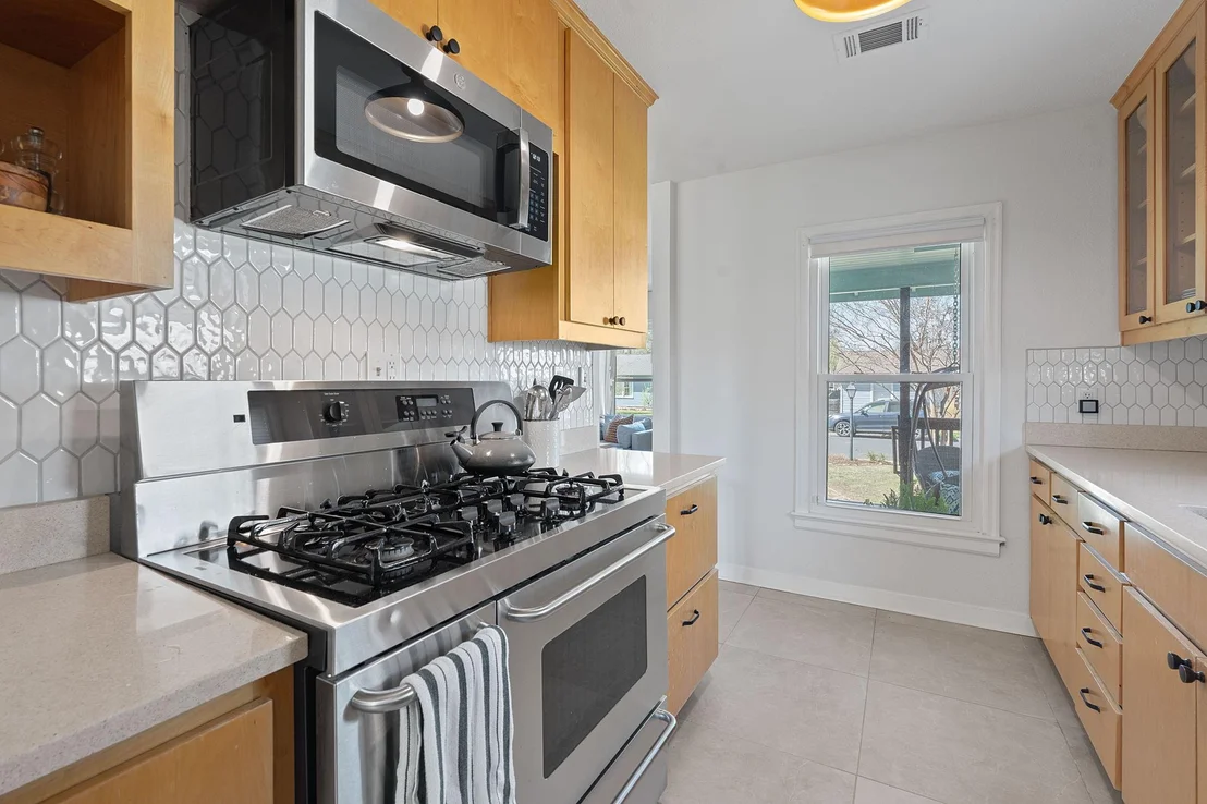 Photo of 5807 Link Ave