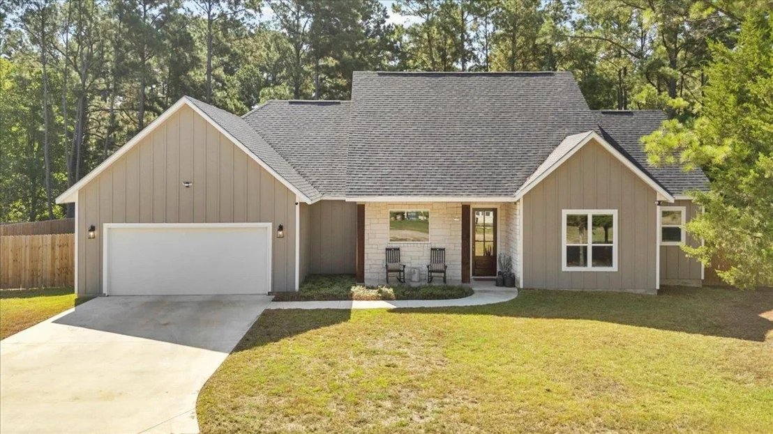 Photo of 133 Lake Point WAY