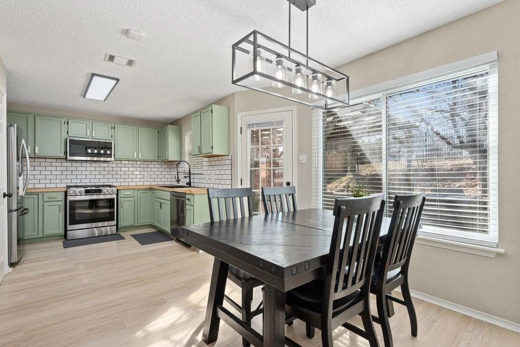 Photo of 1506 Clearview LOOP