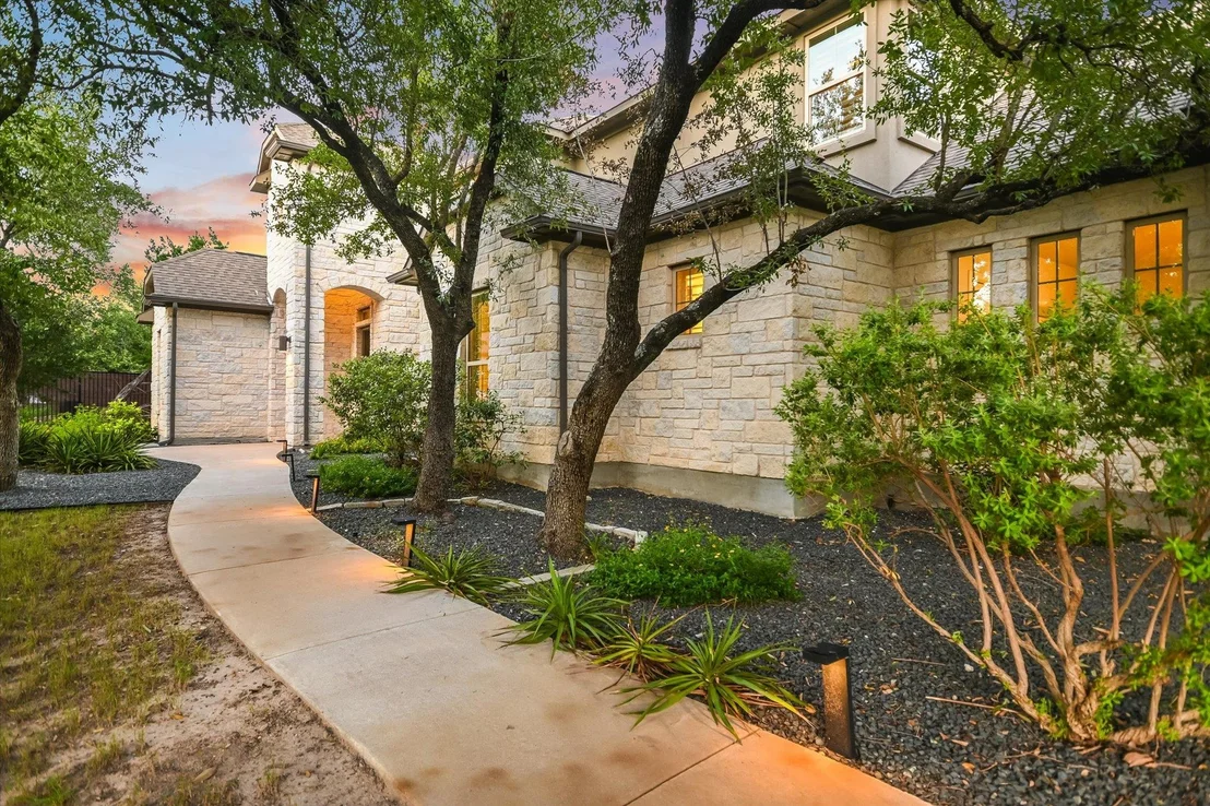 Photo of 465 Lloyd LN