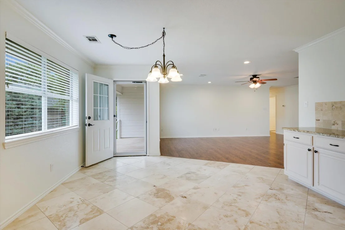 Photo of 700 Beachwood
